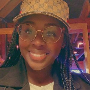 Meet your Posher, Tia